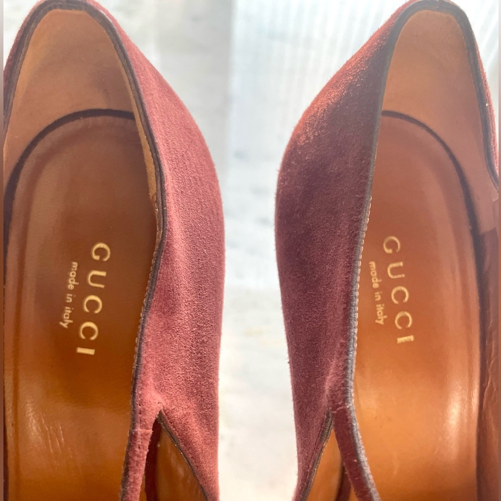 Gucci Suede peep toe heels, T-Strap, buckles, maroon, 37, EUC - Picture 12 of 15